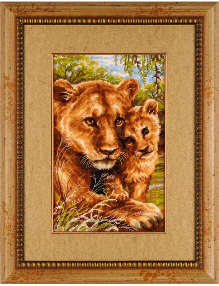  Вышитая картина "Львица с львенком" – фото 1